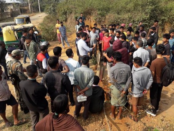 Infrastructure Crisis Continues in HIRA Regime: People blocked road demanding road repairing in Gandachera Infrastructure Crisis Continues in HIRA Regime: People blocked road demanding road repairing in Gandachera